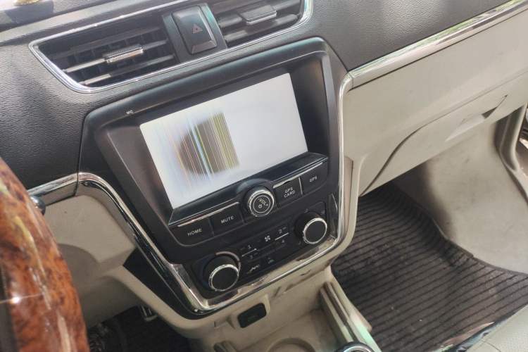 Used Jinbei New Hiace X30L 2016 1.3L Business Edition DLCG12 Audio And AC Panel
