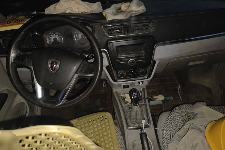 Used Jinbei New Hiace X30L 2016 1.5L Wealth Edition Van DLCG14 Center Console
