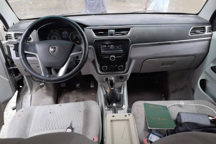 Used Jinbei New Hiace X30L 2016 1.5L Wealth Edition DLCG14 Center Console