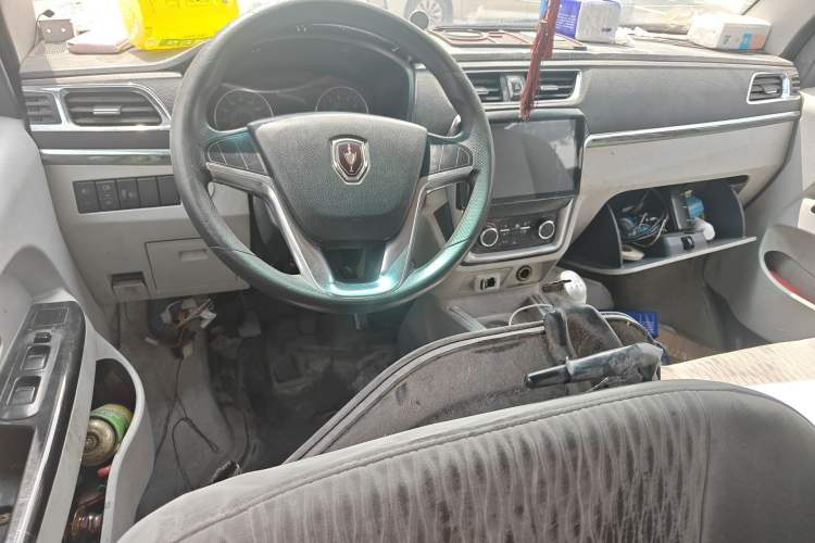 Used Jinbei New Hiace X30L 2016 1.3L Wealth Edition Van DLCG12 Center Console