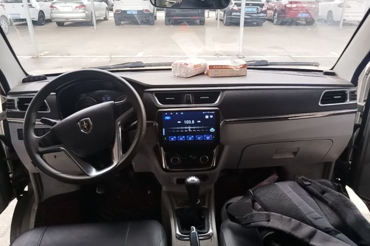 Used Jinbei New Hiace X30L 2016 1.5L Wealth Edition DLCG14 Center Console