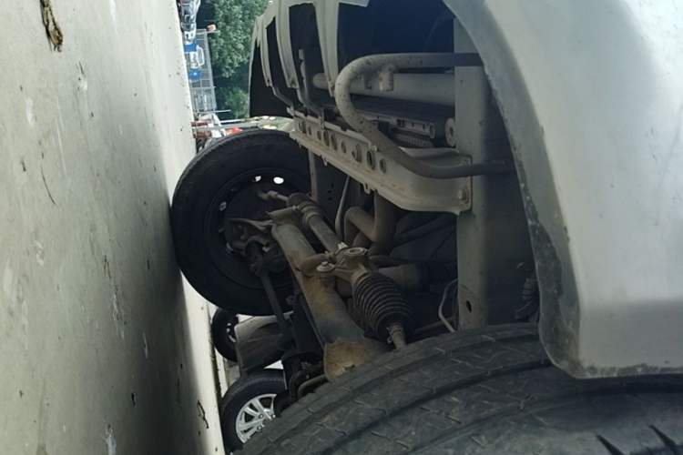 Used Jinbei New Hiace X30L 2016 1.5L Wealth Edition DLCG14 Chassis Front