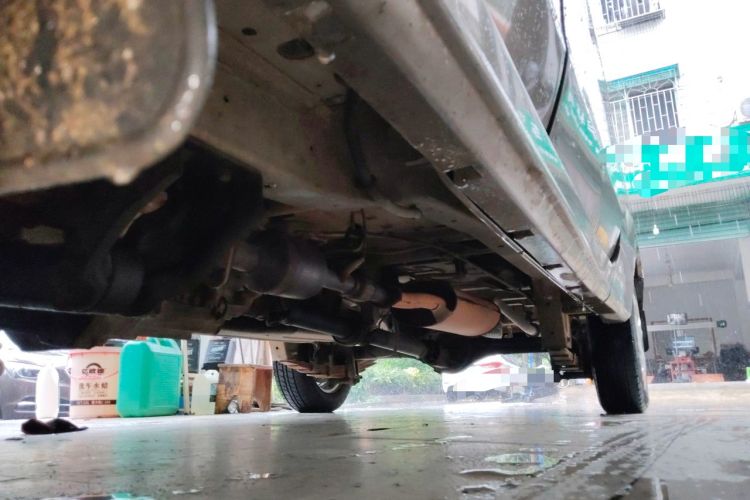 Used Jinbei New Hiace X30L 2016 1.3L Wealth Edition DLCG12 Chassis Front Left