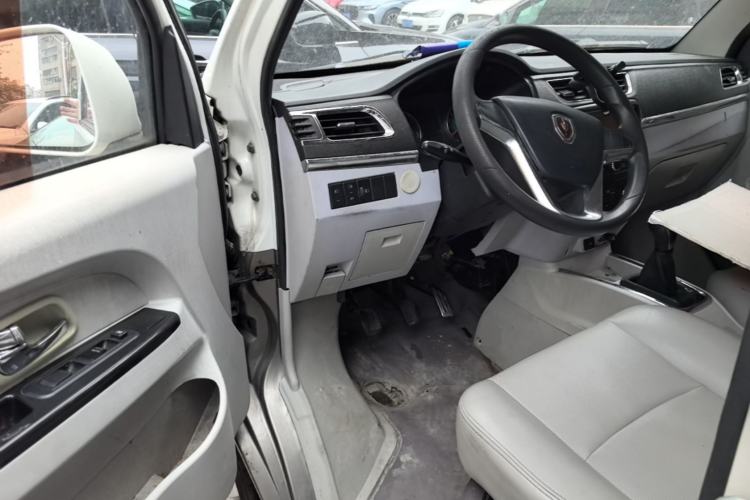 Used Jinbei New Hiace X30L 2016 1.5L Wealth Edition DLCG14 Driver Seat