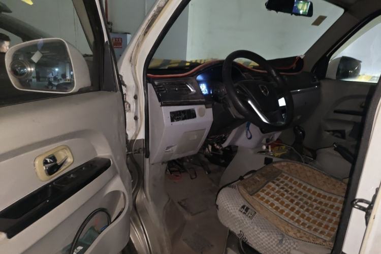 Used Jinbei New Hiace X30L 2016 1.5L Wealth Edition DLCG14 Driver Seat