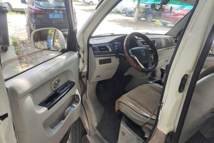 Used Jinbei New Hiace X30L 2016 1.3L Business Edition DLCG12 Driver Seat