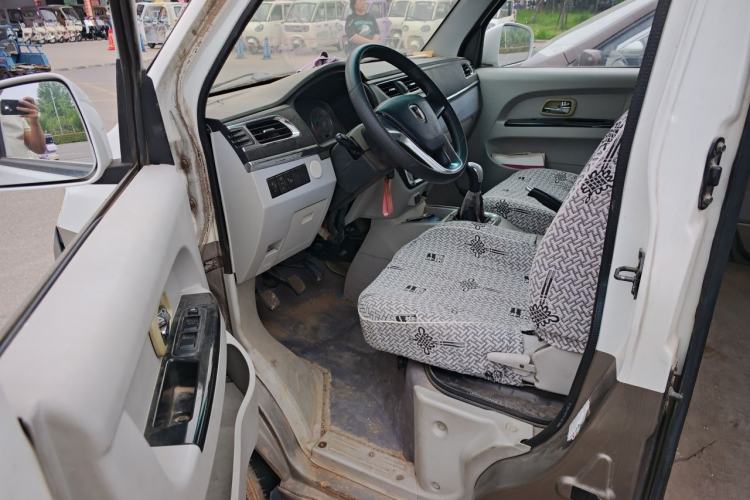 Used Jinbei New Hiace X30L 2016 1.5L Wealth Edition DLCG14 Driver Seat