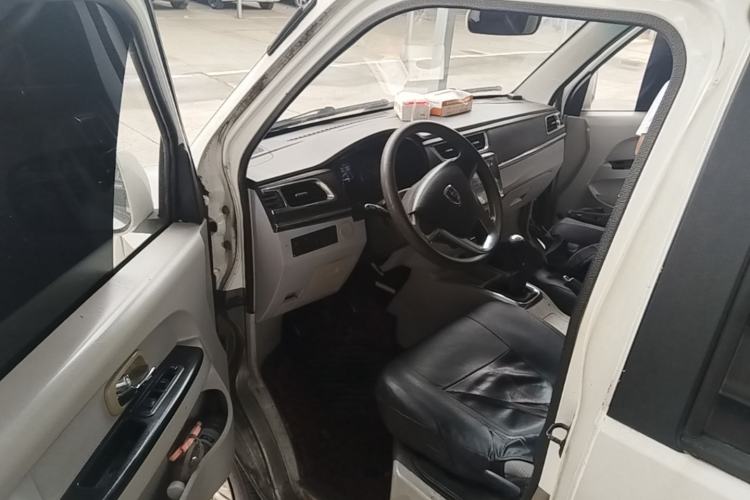 Used Jinbei New Hiace X30L 2016 1.5L Wealth Edition DLCG14 Driver Seat