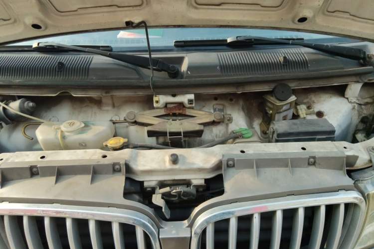 Used Jinbei New Hiace X30L 2016 1.5L Business Edition Van DLCG14 Engine Bay