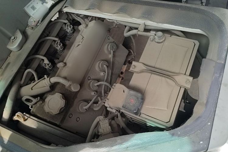Used Jinbei New Hiace X30L 2016 1.5L Wealth Edition DLCG14 Engine Bay