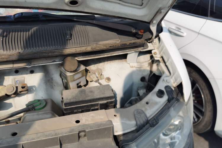 Used Jinbei New Hiace X30L 2016 1.5L Business Edition Van DLCG14 Engine Bay Left