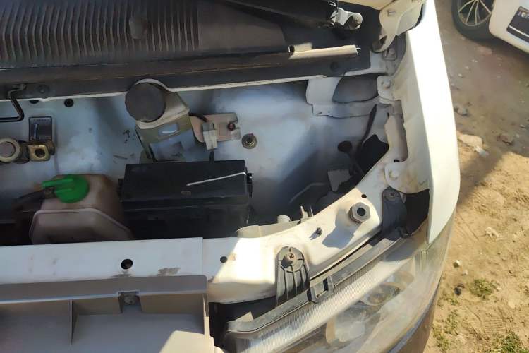 Used Jinbei New Hiace X30L 2016 1.5L Business Edition Van DLCG14 Engine Bay Left