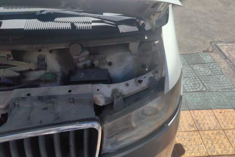Used Jinbei New Hiace X30L 2016 1.3L Wealth Edition DLCG12 Engine Bay Left