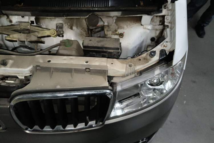 Used Jinbei New Hiace X30L 2016 1.5L Wealth Edition DLCG14 Engine Bay Left