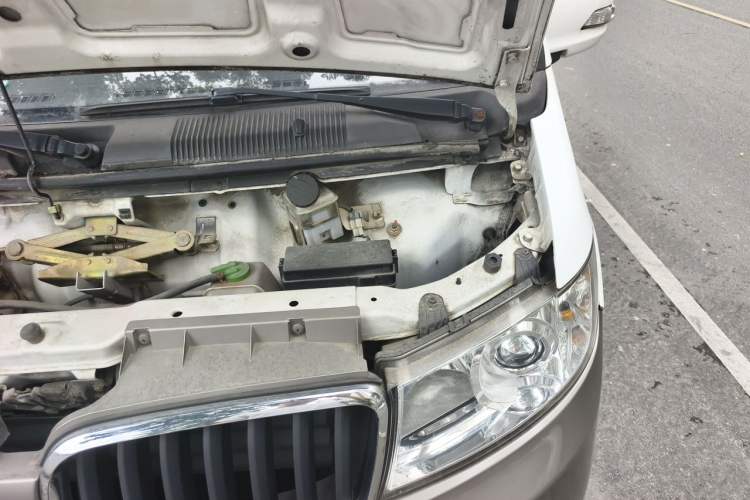 Used Jinbei New Hiace X30L 2016 1.5L Wealth Edition DLCG14 Engine Bay Left