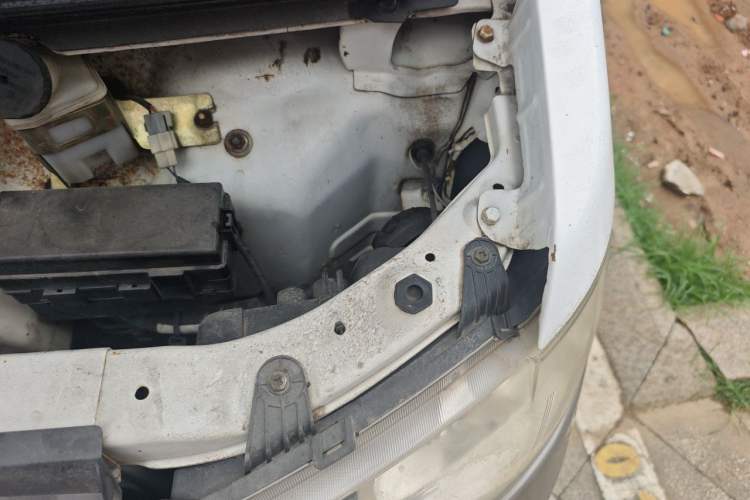 Used Jinbei New Hiace X30L 2016 1.3L Wealth Edition DLCG12 Engine Bay Left