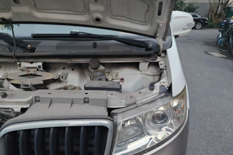 Used Jinbei New Hiace X30L 2016 1.5L Wealth Edition Van DLCG14 Engine Bay Left