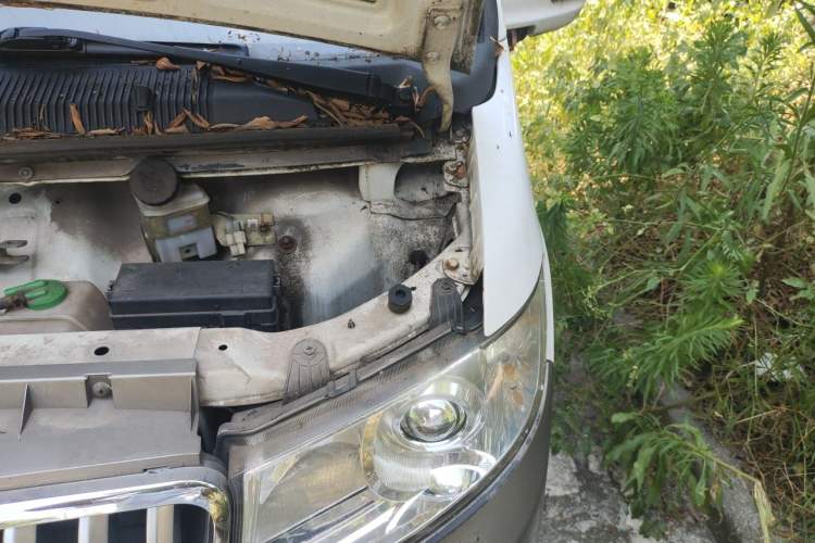 Used Jinbei New Hiace X30L 2016 1.3L Wealth Edition DLCG12 Engine Bay Left