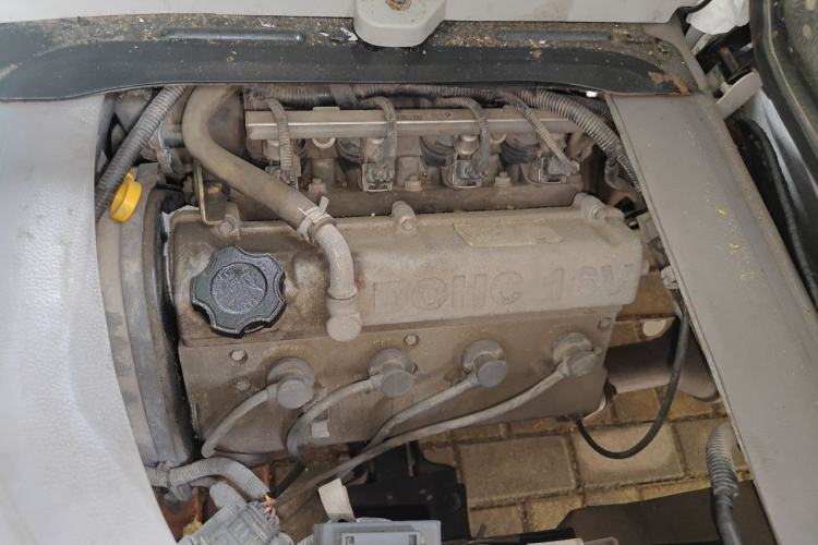 Used Jinbei New Hiace X30L 2016 1.3L Wealth Edition DLCG12 Engine Bay