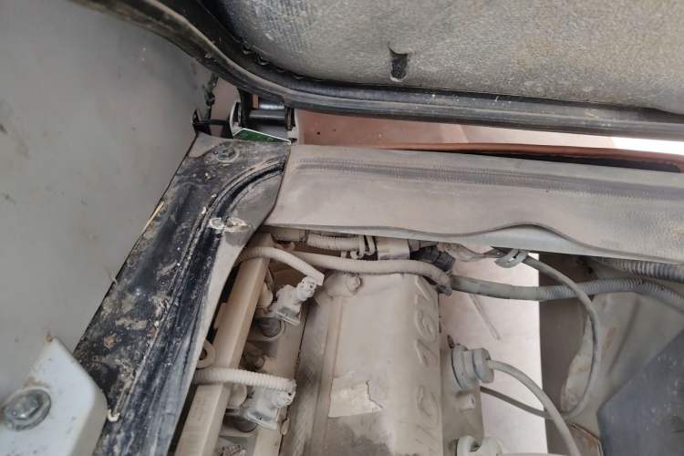 Used Jinbei New Hiace X30L 2016 1.5L Business Edition DLCG14 Engine Bay Right