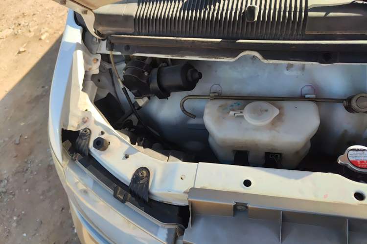 Used Jinbei New Hiace X30L 2016 1.5L Business Edition Van DLCG14 Engine Bay Right