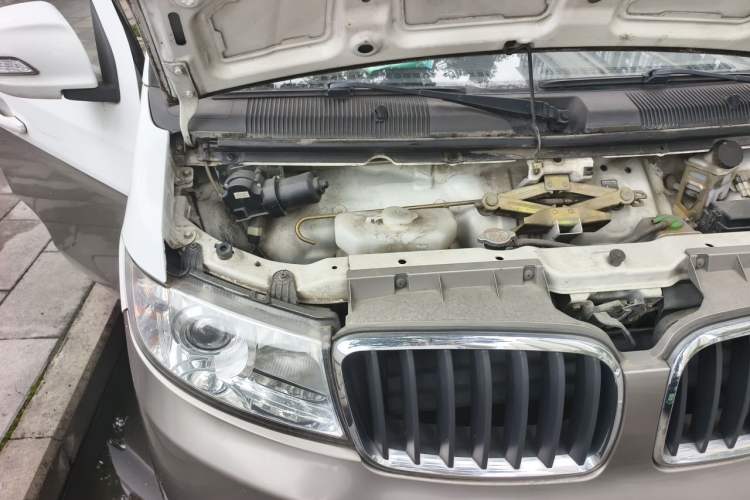 Used Jinbei New Hiace X30L 2016 1.5L Wealth Edition DLCG14 Engine Bay Right