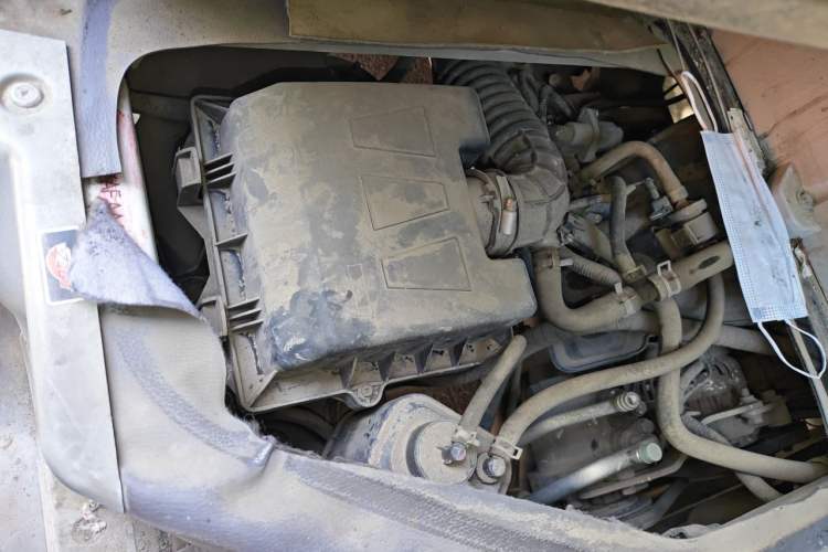 Used Jinbei New Hiace X30L 2016 1.5L Wealth Edition DLCG14 Engine Bay Right