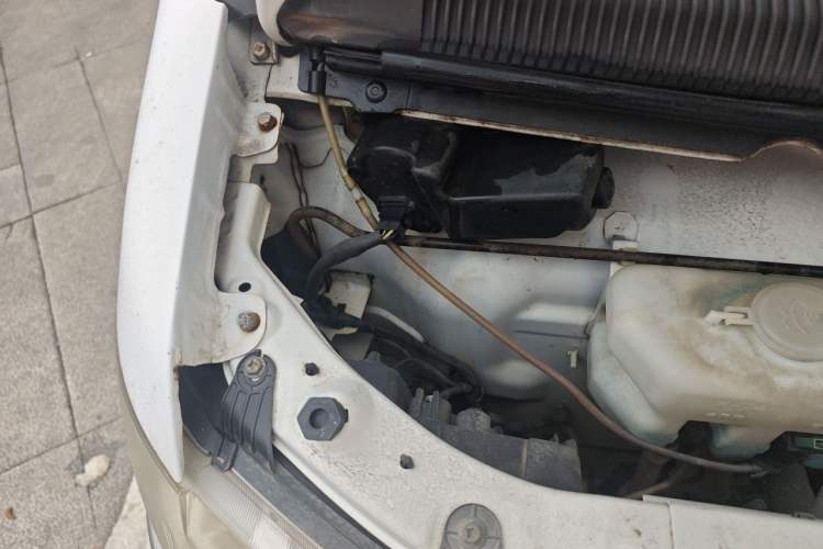 Used Jinbei New Hiace X30L 2016 1.3L Wealth Edition DLCG12 Engine Bay Right
