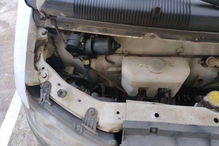 Used Jinbei New Hiace X30L 2016 1.3L Wealth Edition DLCG12 Engine Bay Right