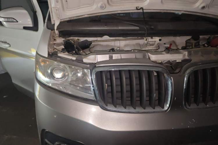 Used Jinbei New Hiace X30L 2016 1.5L Wealth Edition DLCG14 Engine Bay Right