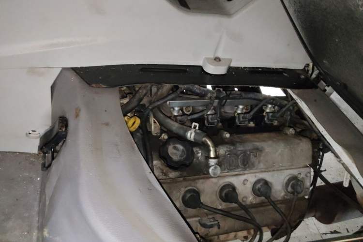 Used Jinbei New Hiace X30L 2016 1.3L Wealth Edition DLCG12 Engine Bay Right