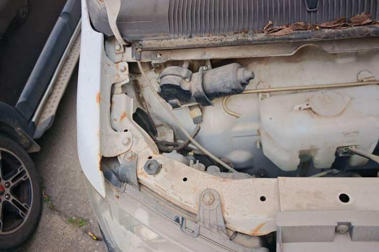 Used Jinbei New Hiace X30L 2016 1.5L Wealth Edition DLCG14 Engine Bay Right