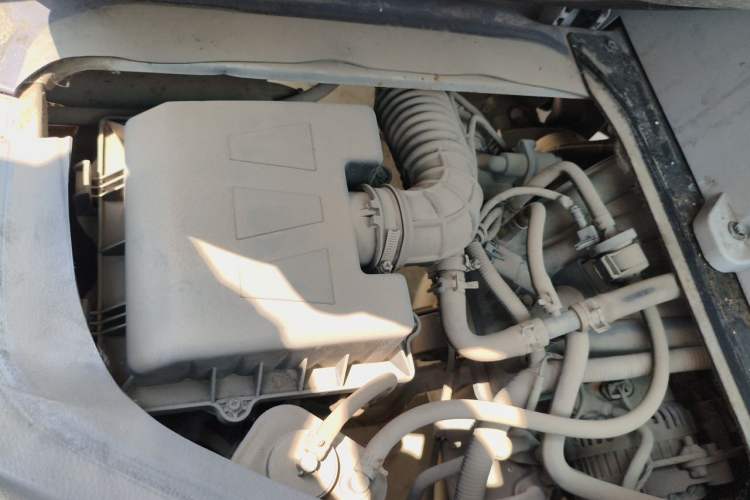 Used Jinbei New Hiace X30L 2016 1.3L Wealth Edition DLCG12 Engine Bay Right