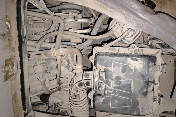 Used Jinbei New Hiace X30L 2016 1.3L Wealth Edition DLCG12 Engine Bay Right