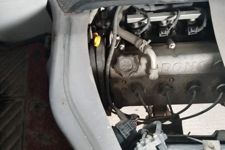 Used Jinbei New Hiace X30L 2016 1.5L Wealth Edition DLCG14 Engine Bay Right