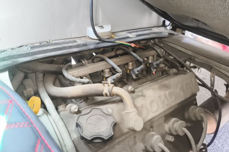 Used Jinbei New Hiace X30L 2016 1.3L Business Edition Van DLCG12 Engine Bay