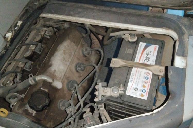 Used Jinbei New Hiace X30L 2016 1.5L Business Edition DLCG14 Engine Bay