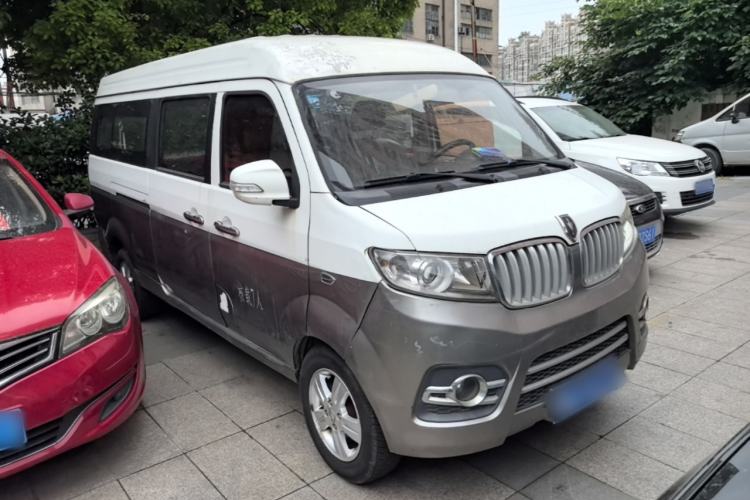 Used Jinbei New Hiace X30L 2016 1.5L Wealth Edition DLCG14 Front Right 45 Deg