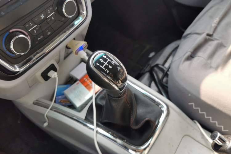 Used Jinbei New Hiace X30L 2016 1.5L Business Edition Van DLCG14 Gear Lever