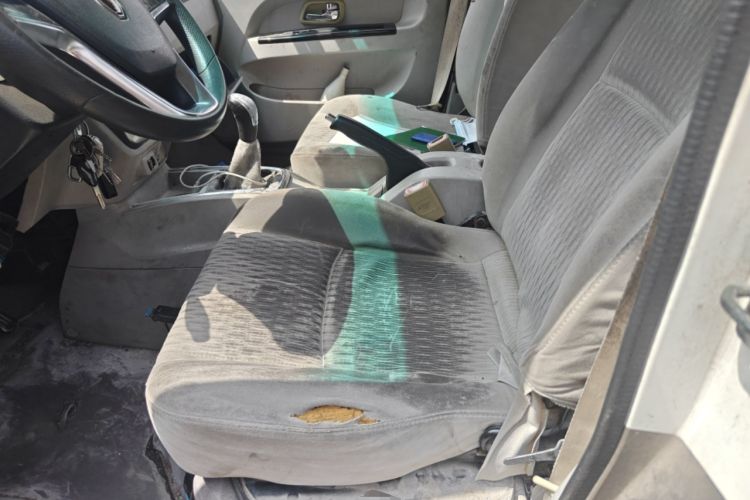 Used Jinbei New Hiace X30L 2016 1.3L Wealth Edition Van DLCG12 Left Front Seat