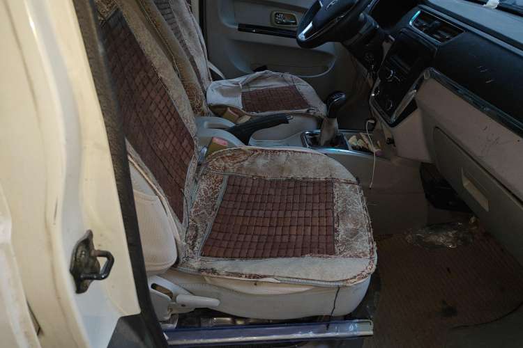 Used Jinbei New Hiace X30L 2016 1.5L Wealth Edition Van DLCG14 Left Rear Seat