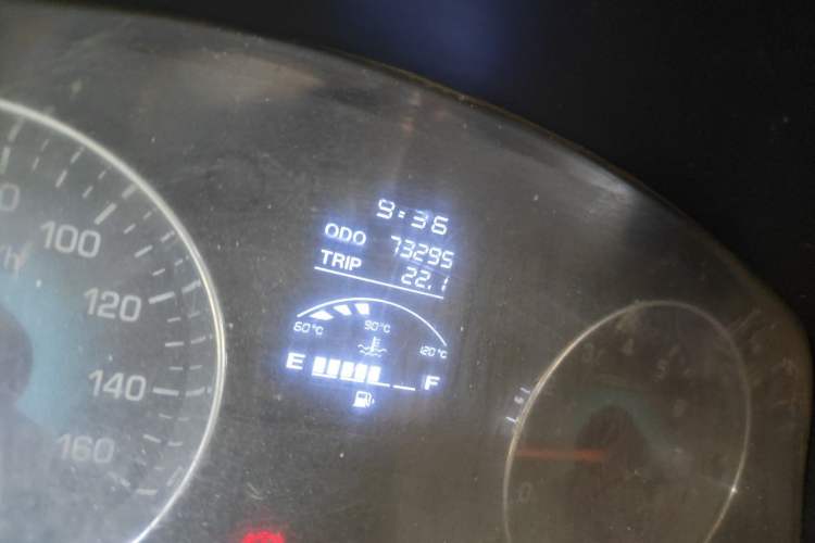 Used Jinbei New Hiace X30L 2016 1.5L Wealth Edition DLCG14 Odometer Close Up