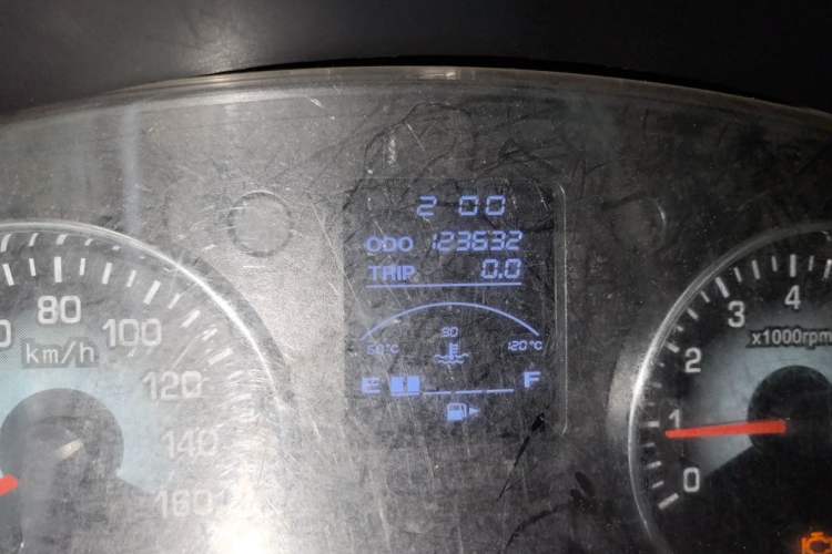 Used Jinbei New Hiace X30L 2016 1.5L Wealth Edition DLCG14 Odometer Close Up