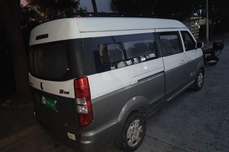 Used Jinbei New Hiace X30L 2016 1.5L Wealth Edition Van DLCG14 Rear Right 45 Deg