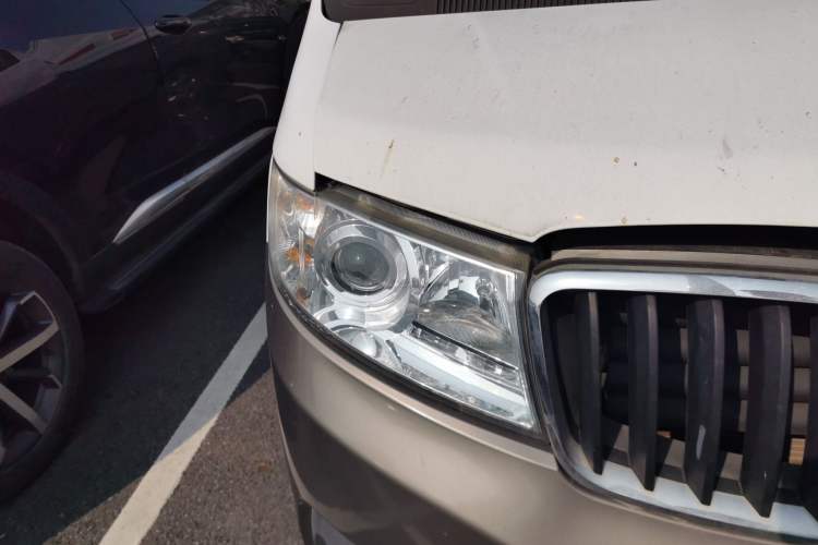 Used Jinbei New Hiace X30L 2016 1.5L Business Edition Van DLCG14 Right Front Headlight