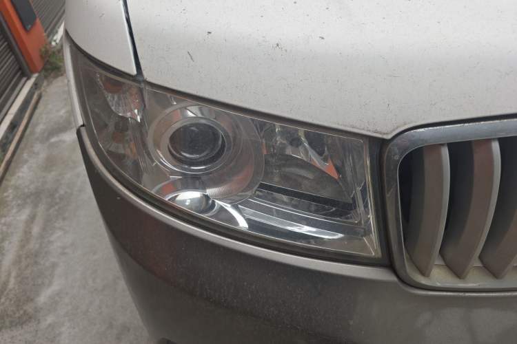 Used Jinbei New Hiace X30L 2016 1.5L Business Edition Van DLCG14 Right Front Headlight