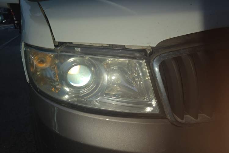 Used Jinbei New Hiace X30L 2016 1.5L Wealth Edition Van DLCG14 Right Front Headlight
