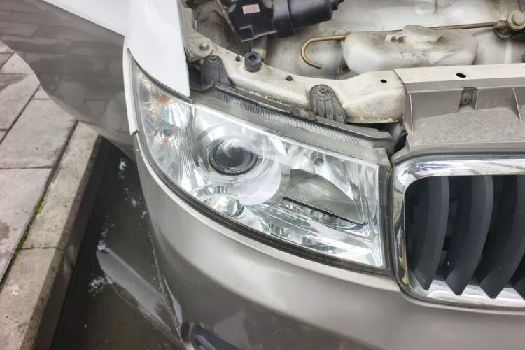 Used Jinbei New Hiace X30L 2016 1.5L Wealth Edition DLCG14 Right Front Headlight