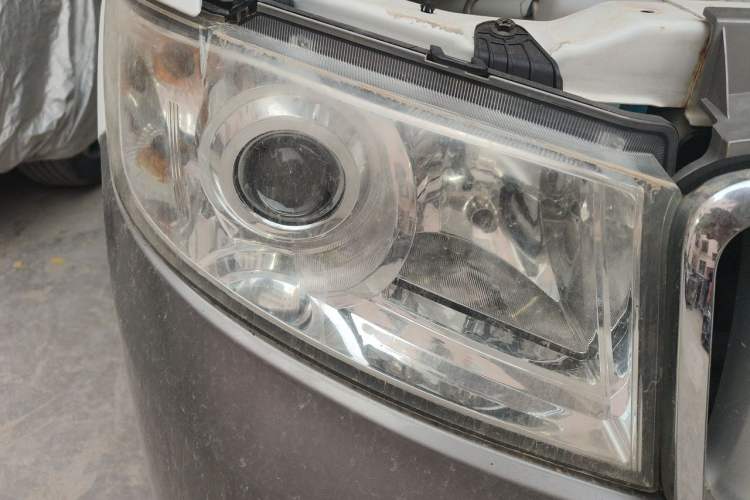 Used Jinbei New Hiace X30L 2016 1.5L Business Edition DLCG14 Right Front Headlight