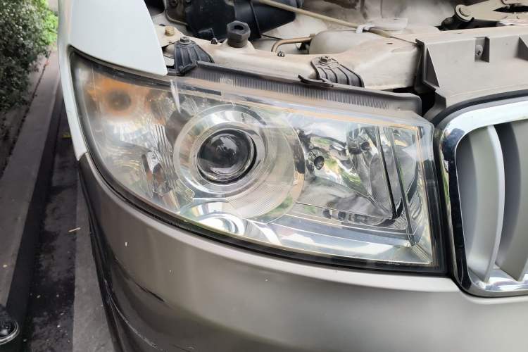 Used Jinbei New Hiace X30L 2016 1.5L Business Edition DLCG14 Right Front Headlight